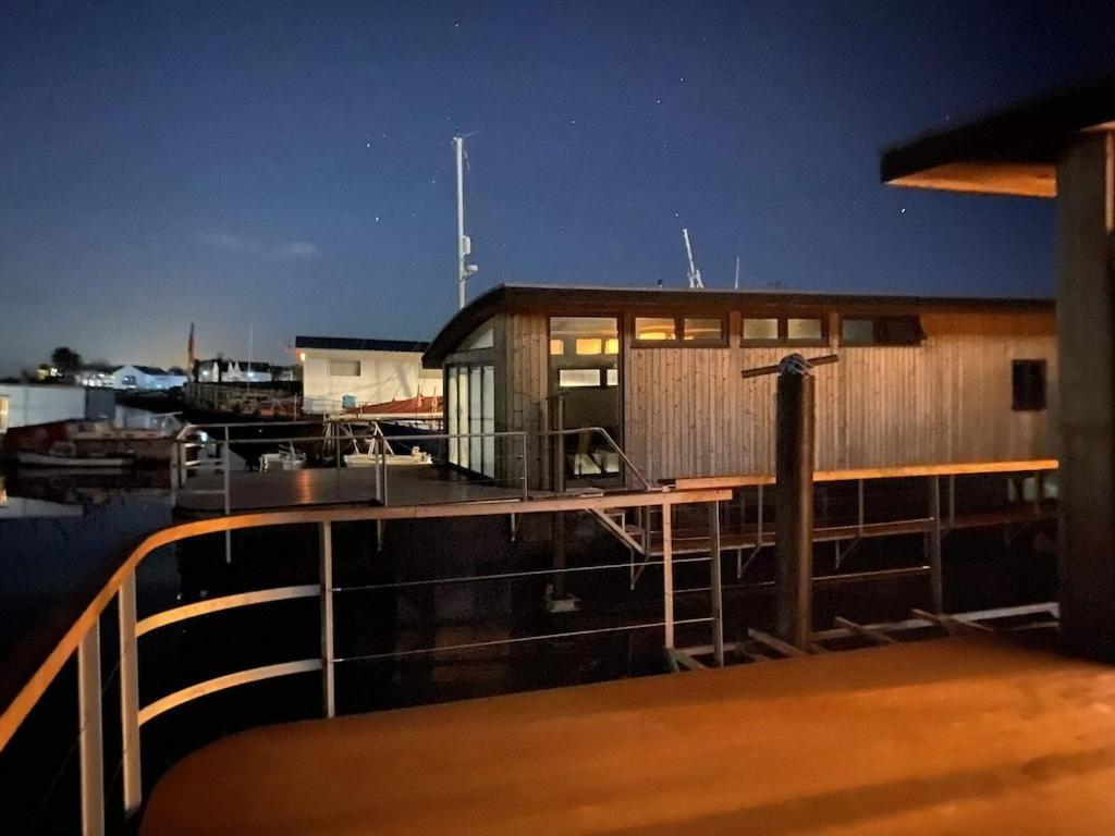 Houseboat Eleuthera Bembridge Extérieur photo